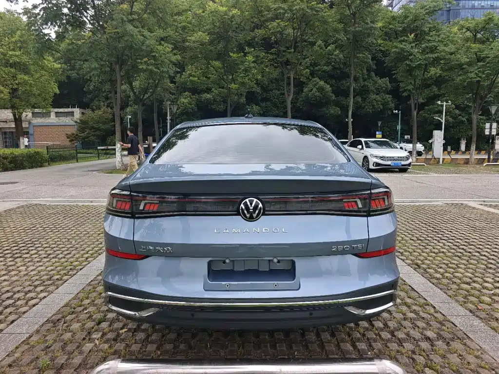Lamando Lamando L 280 TSI DSG Spicy Cool