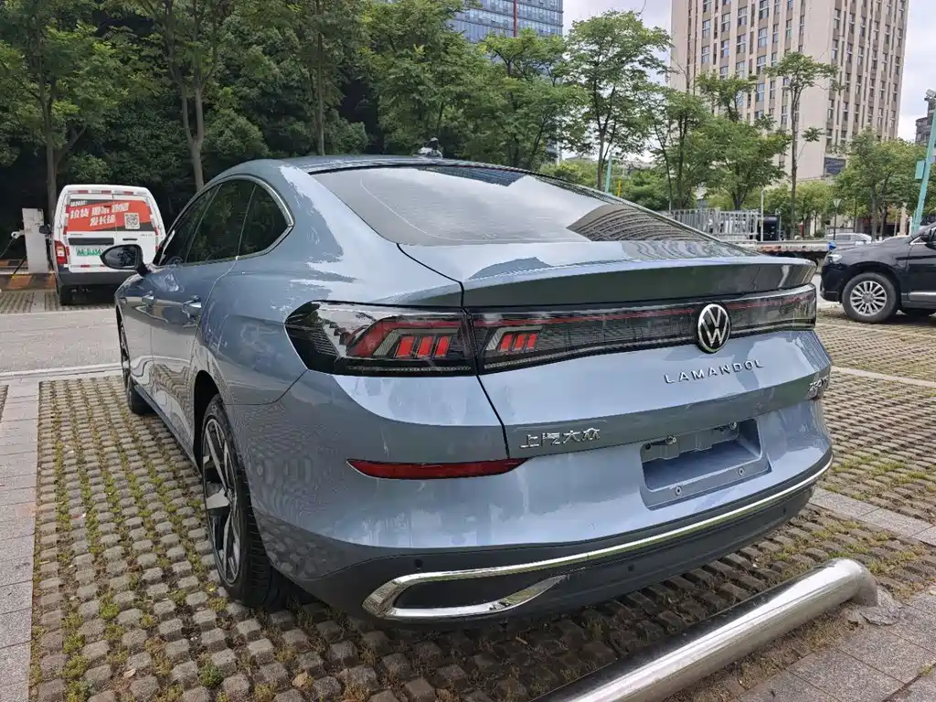 Lamando Lamando L 280 TSI DSG Spicy Cool