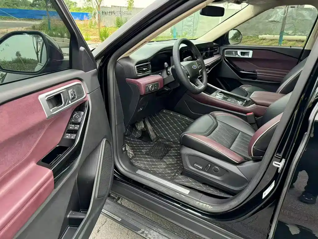 Explorer EcoBoost 285 4 WD Titanium 7-seat