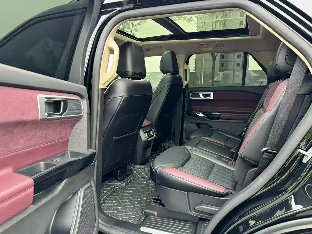 Explorer EcoBoost 285 4 WD Titanium 7-seat