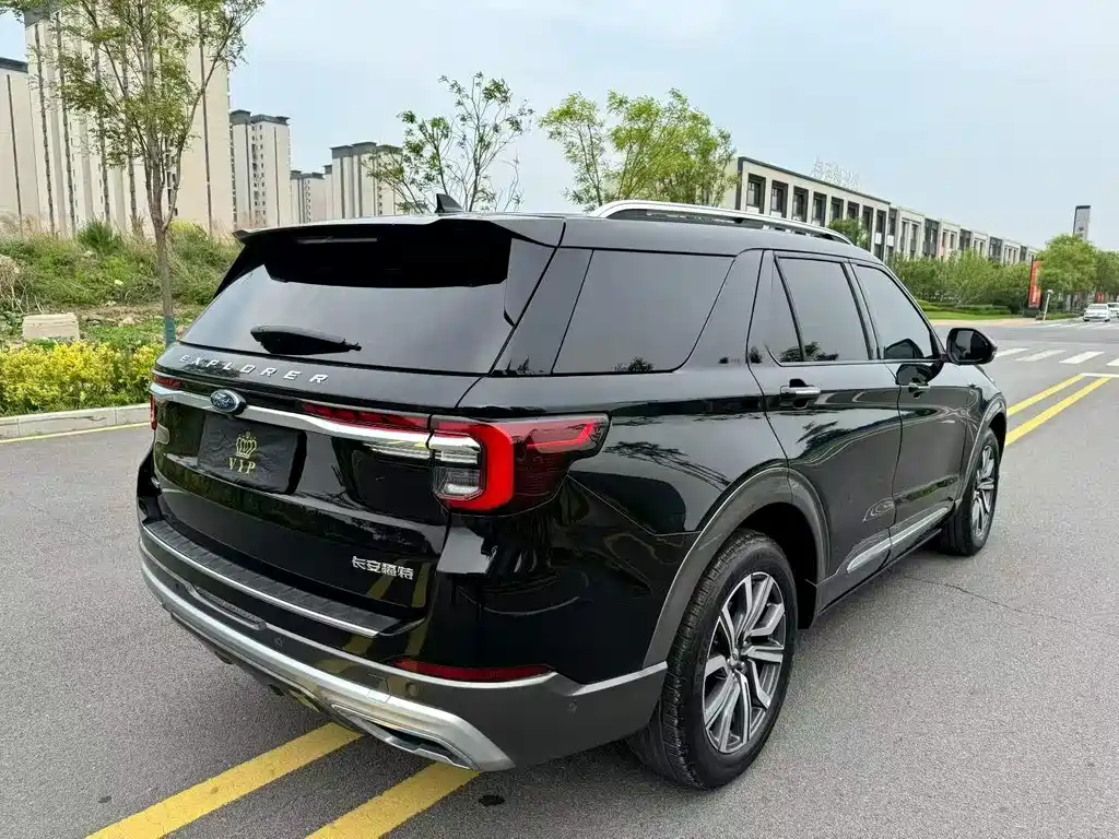 Explorer EcoBoost 285 4 WD Titanium 7-seat