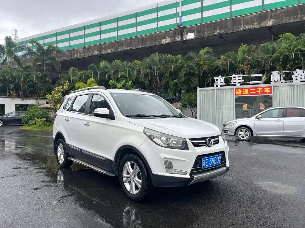 BAIC Huansu S3 1.5 L Luxury CN-V