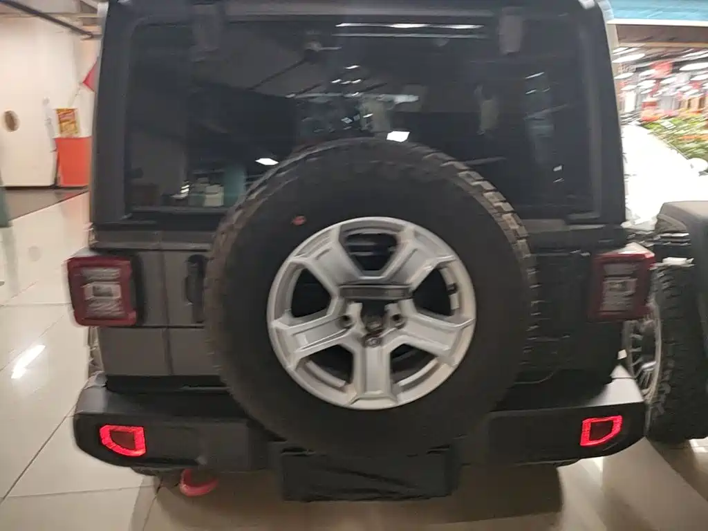 Wrangler 2.0 T Sahara 4-door