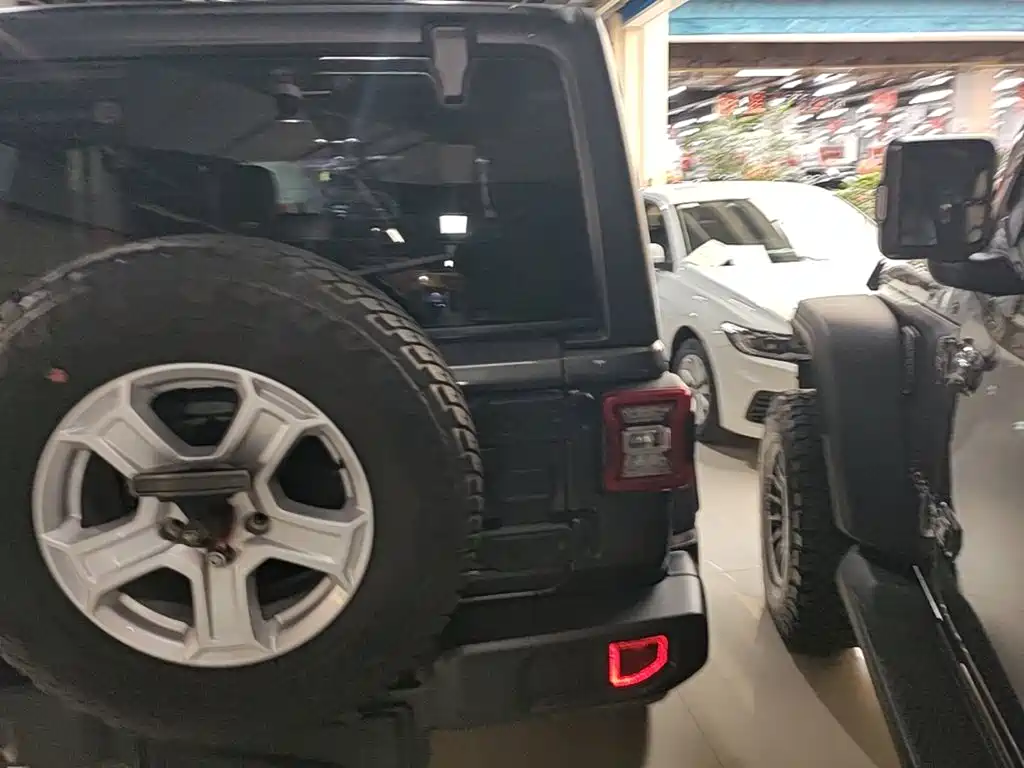 Wrangler 2.0 T Sahara 4-door