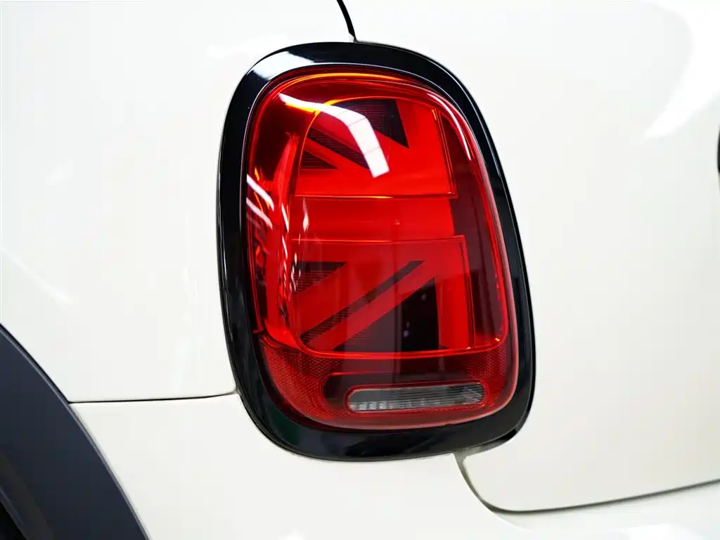 MINI 2.0 T COOPER S Artist