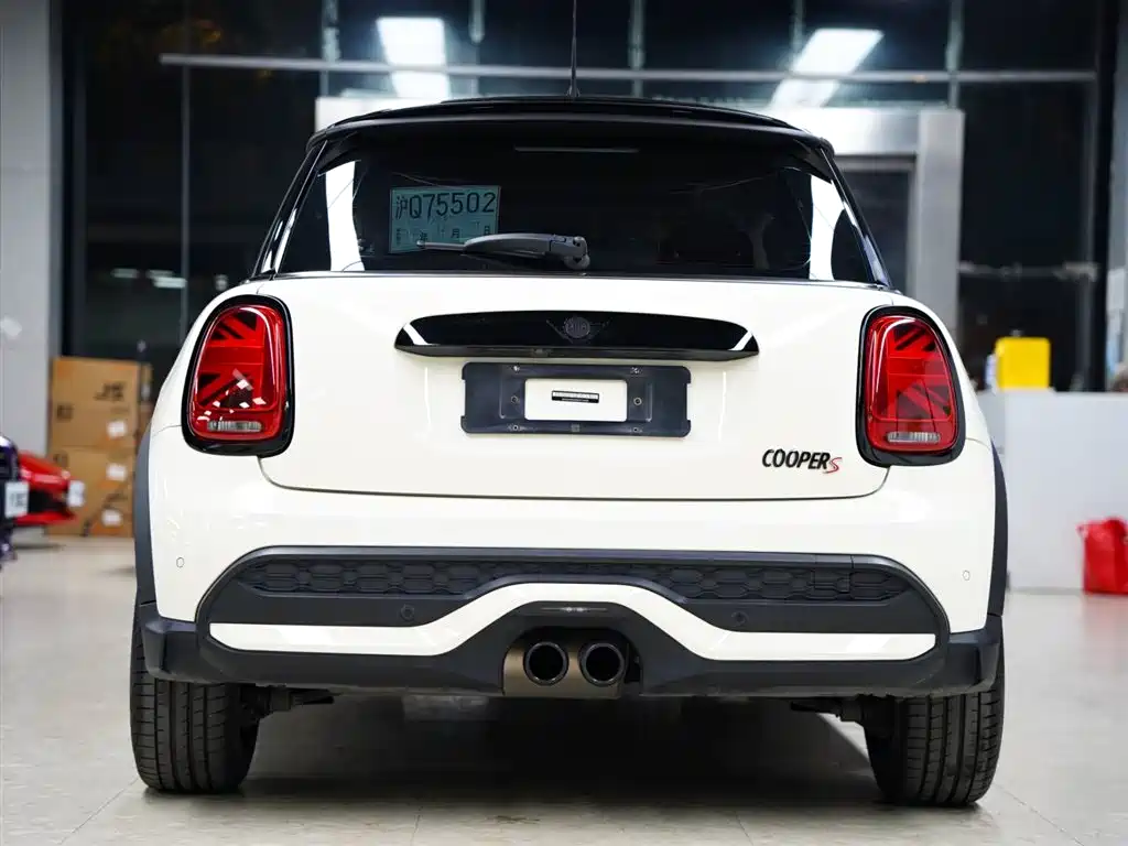 MINI 2.0 T COOPER S Artist