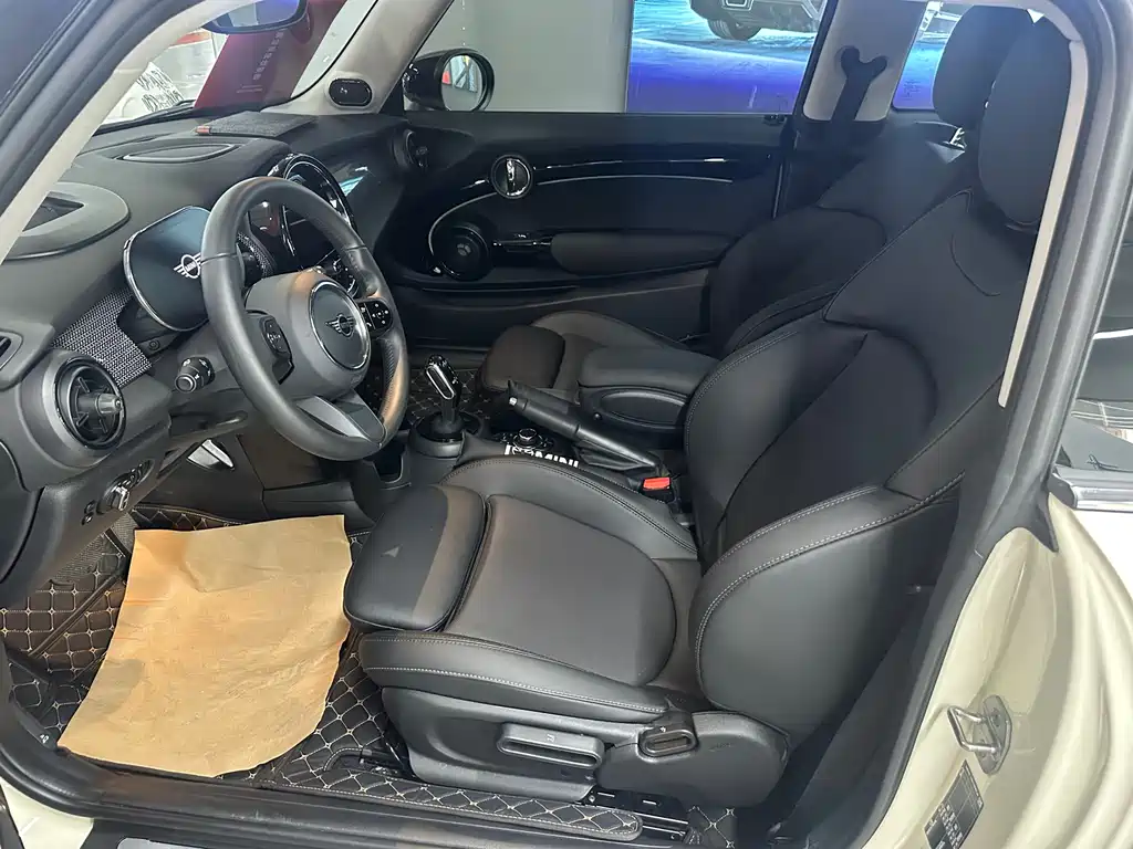 MINI 1.5 T COOPER Artist