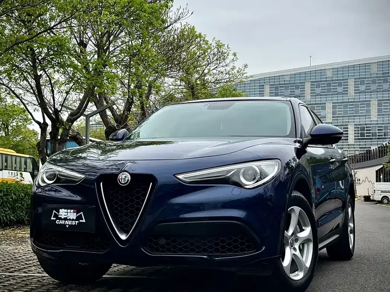 Alfa Romeo Stelvio 2.0 T 200 HP Luxury
