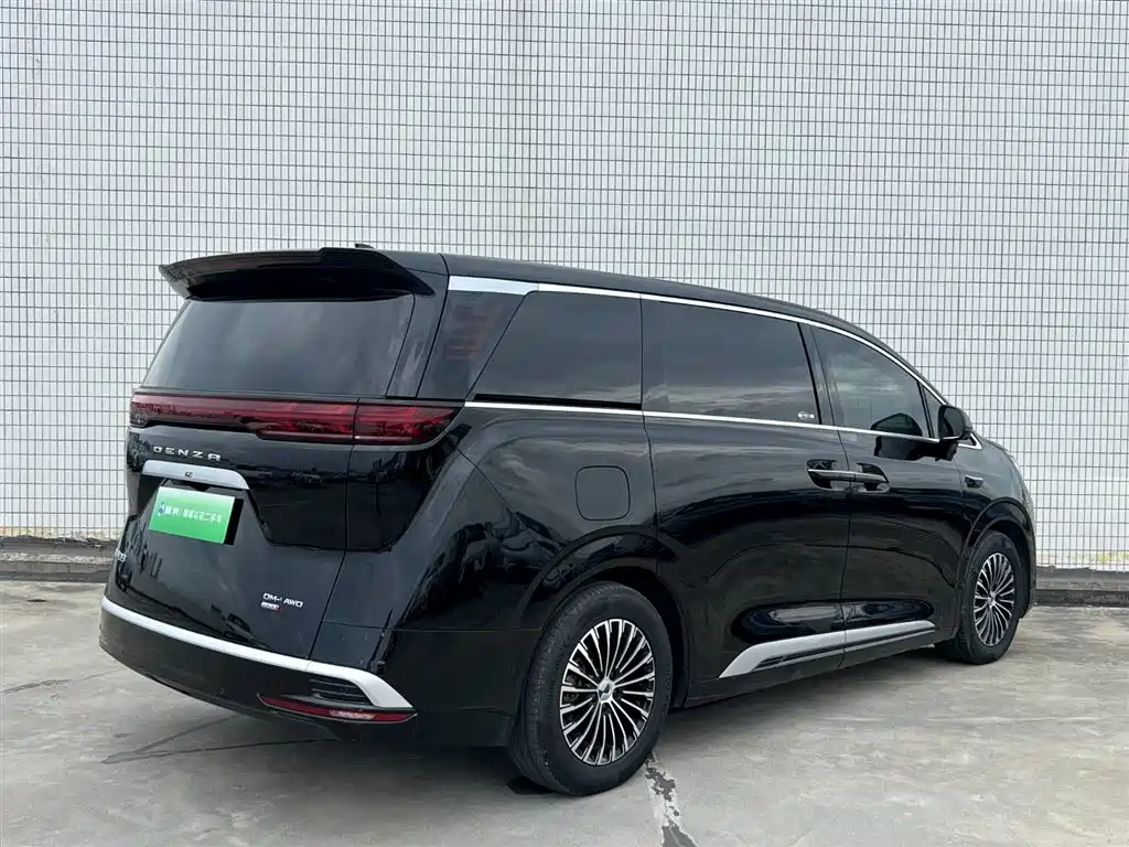 Denza D9 DM-i Smart Drive 1020 4 WD Premium