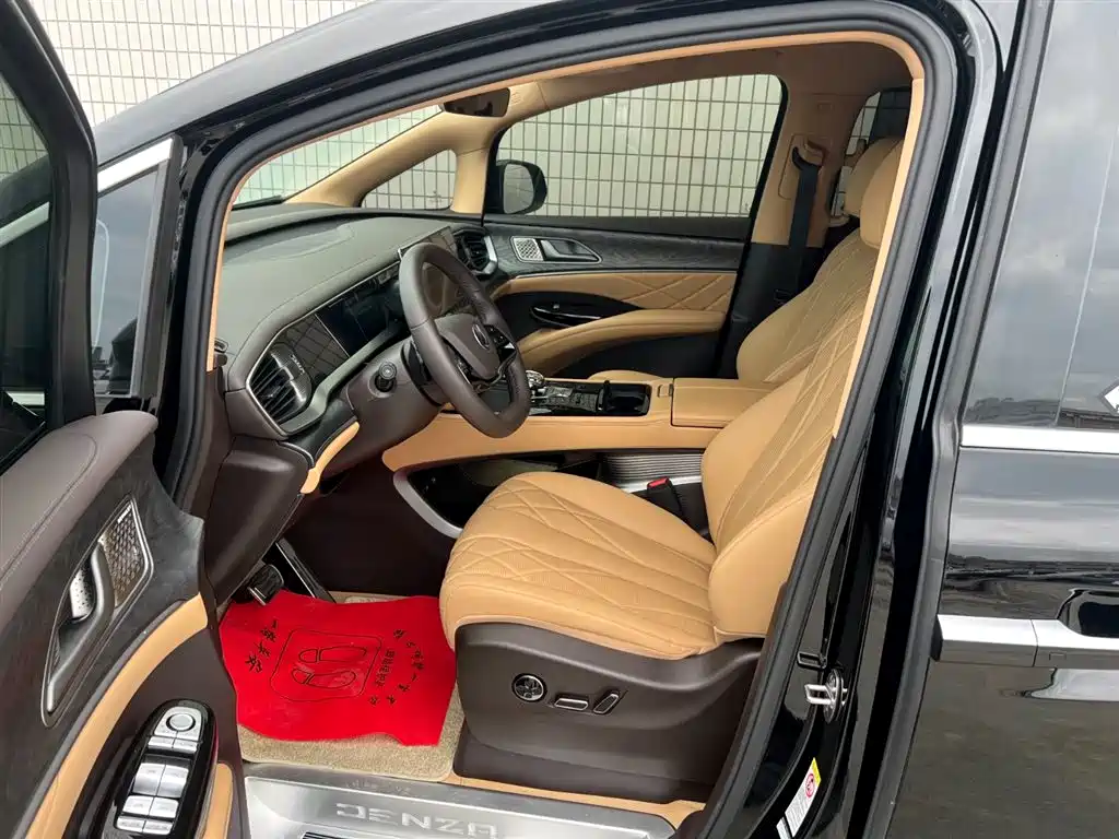 Denza D9 DM-i Smart Drive 1020 4 WD Premium