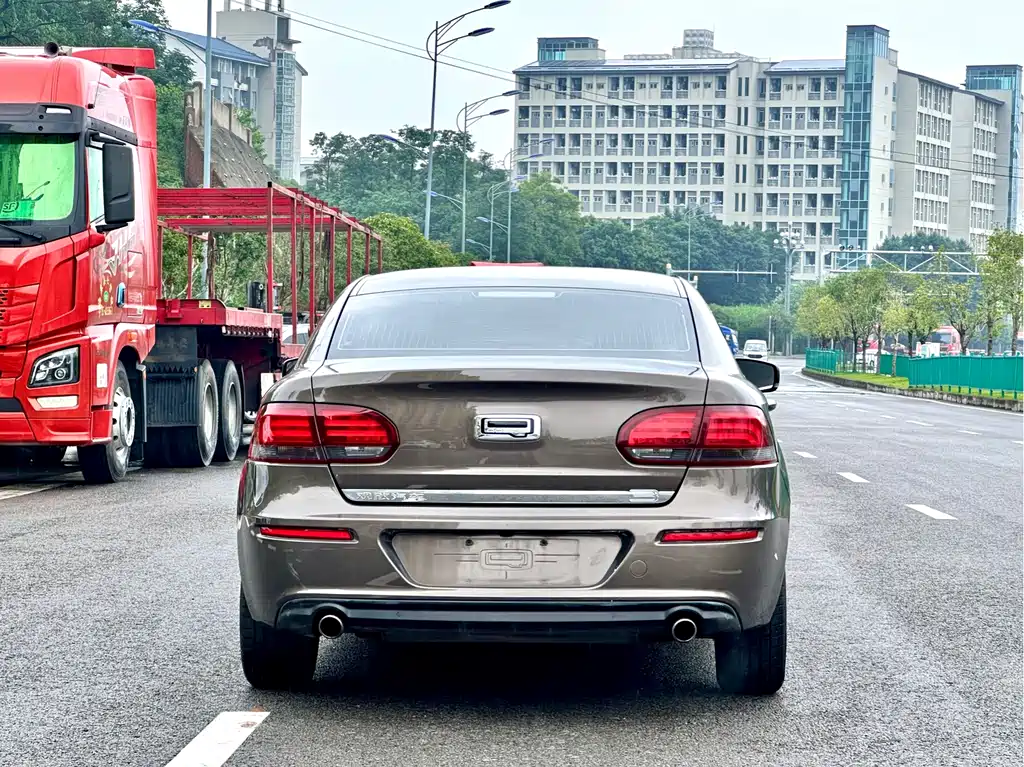Qoros 3 Sedan 1.6 T Auto Supreme Premium