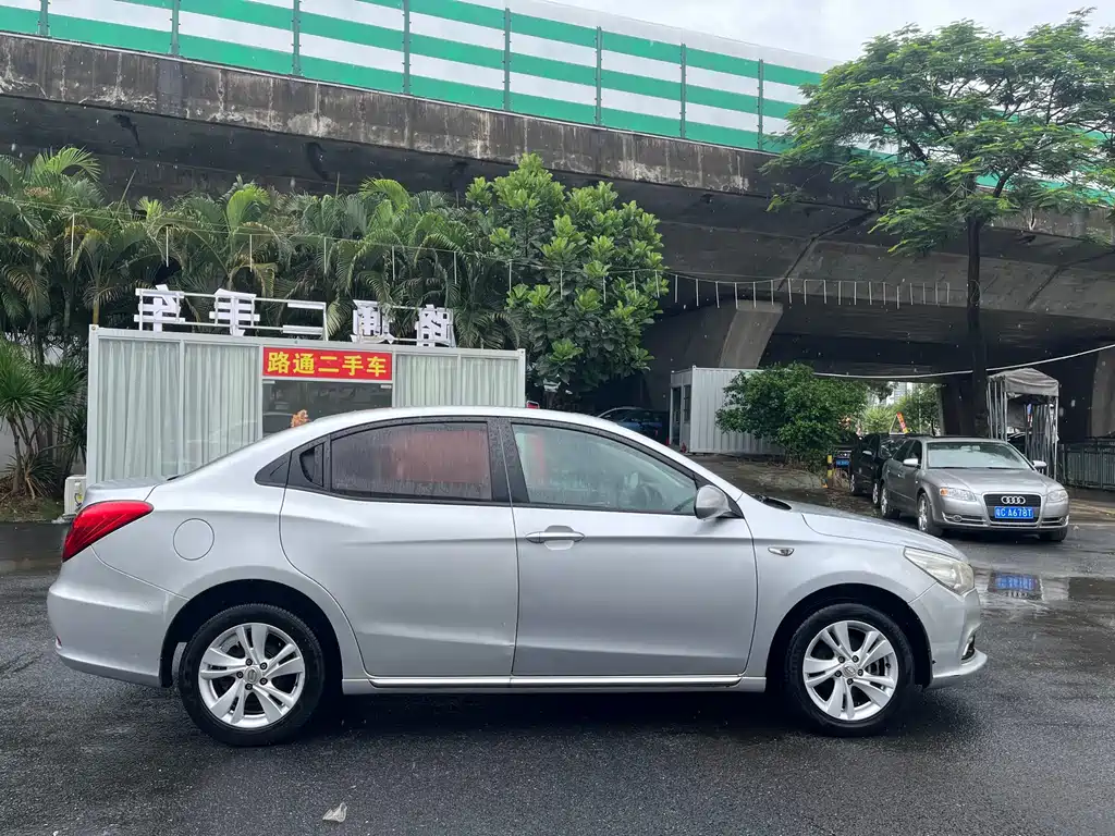 Trumpchi GA3 S Vision 传祺GA3 S视界 2014款 1.6 L 手动豪华ESP版
