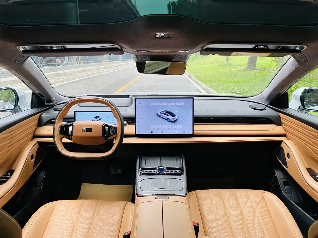 Galaxy Xingyao 8 130 km EM-i Flagship