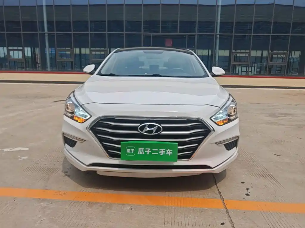 Mistra 1.8 L Auto Distinguished DLX CN-V