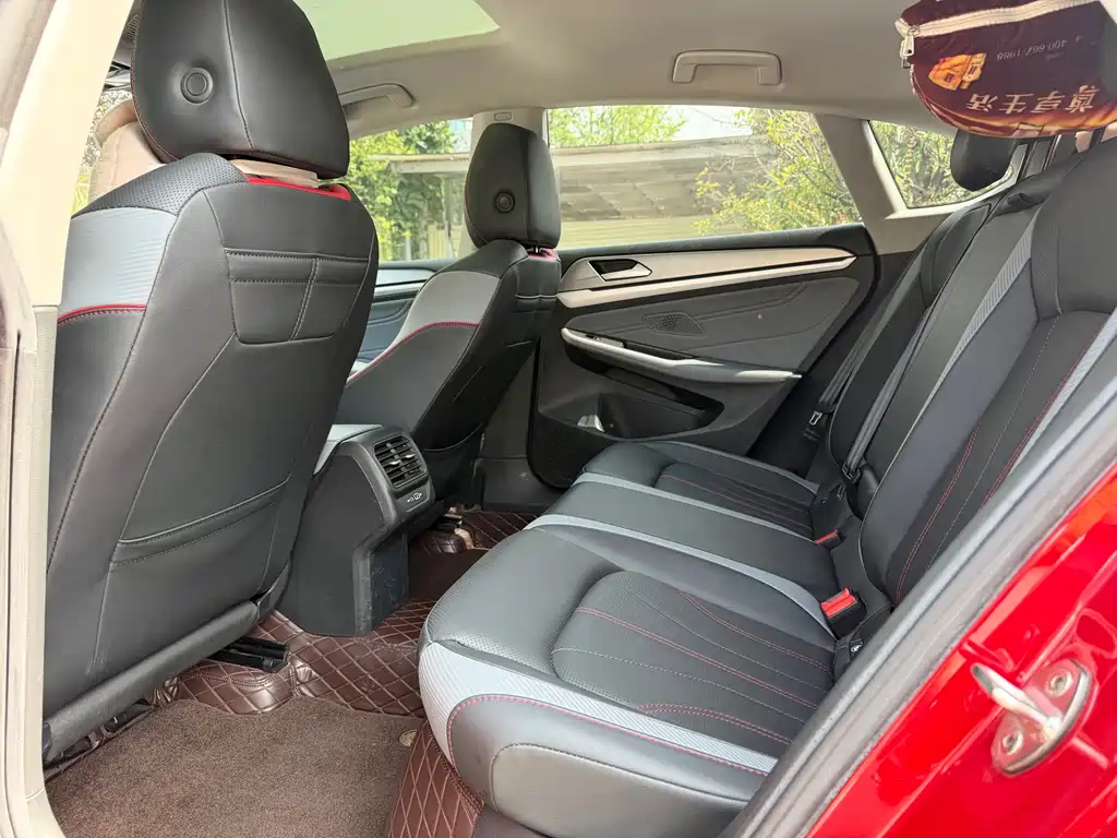 Lamando Lamando L 280 TSI DSG Spicy Cool