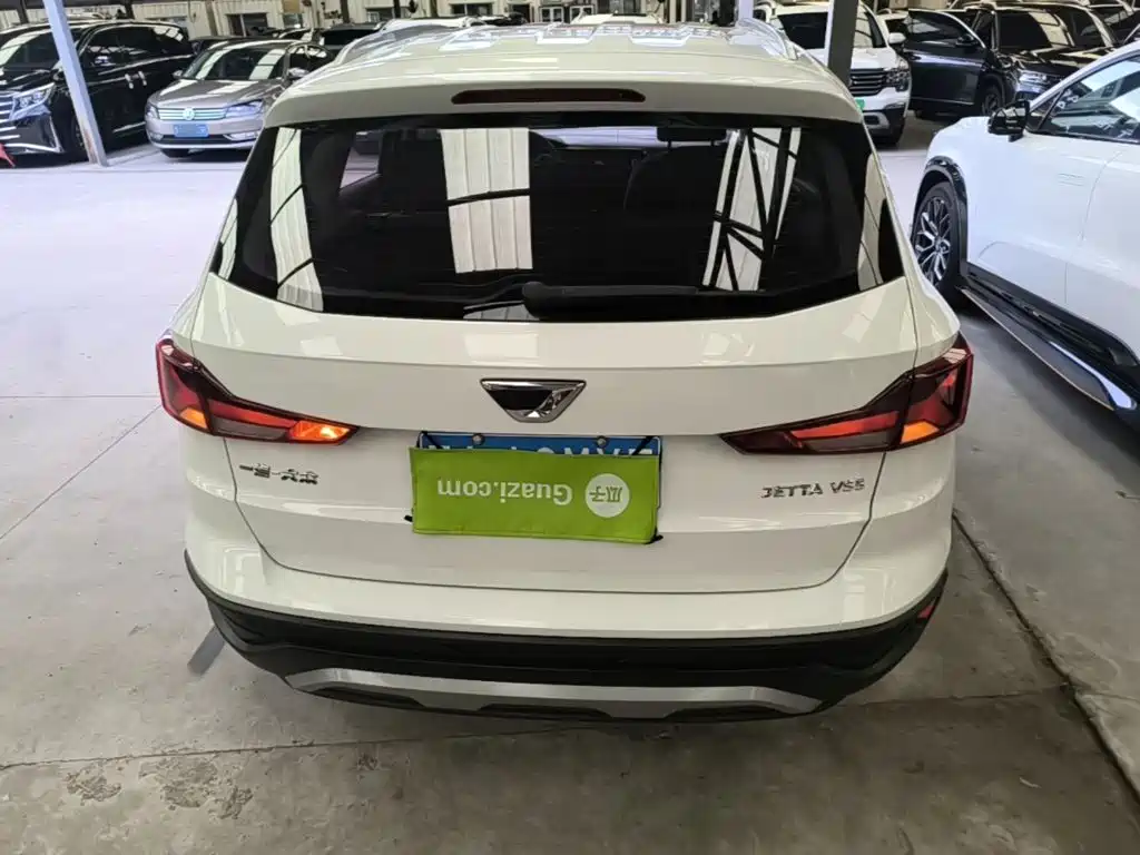 Jetta VS5 280 TSI Auto Progressive