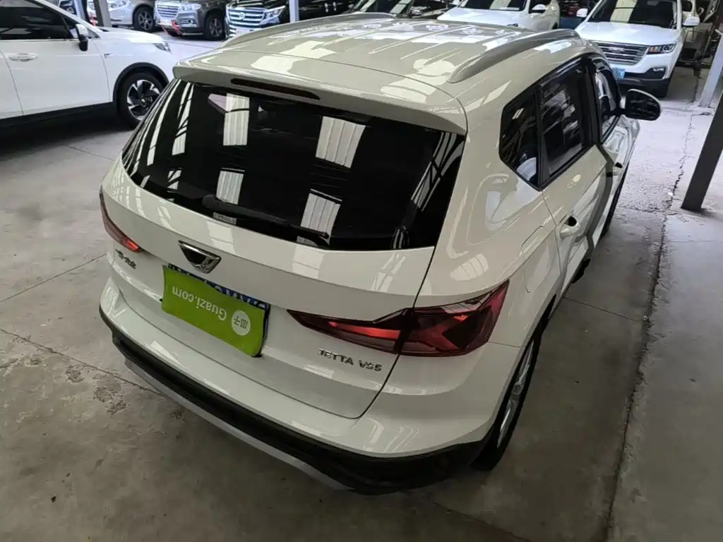 Jetta VS5 280 TSI Auto Progressive