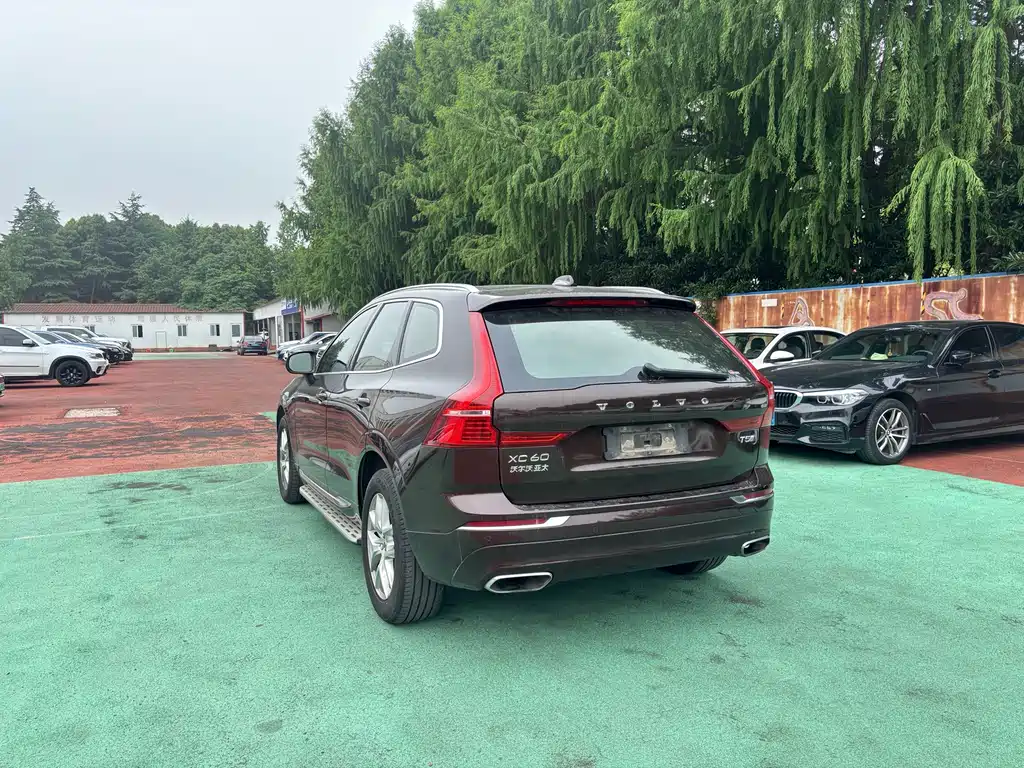 Volvo XC60 T5 4 WD Smart Ease Luxury