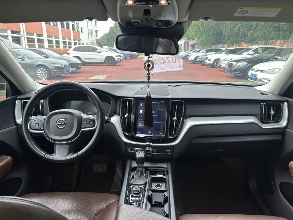 Volvo XC60 T5 4 WD Smart Ease Luxury