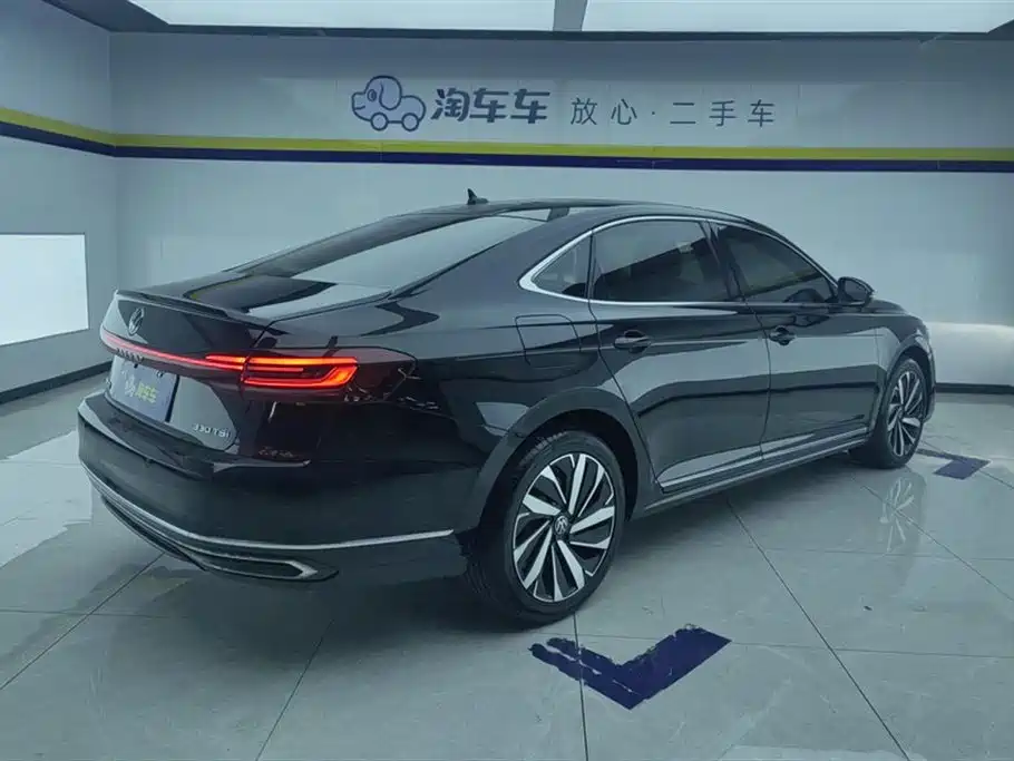 Passat Facelift 330 TSI Starry Sky Elite