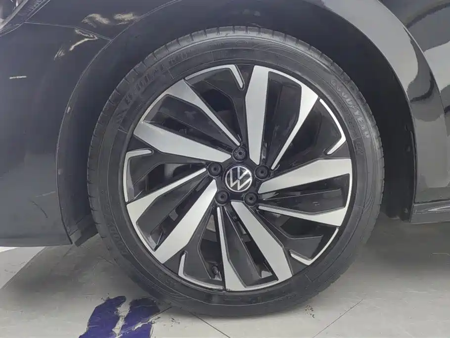 Passat Facelift 330 TSI Starry Sky Elite