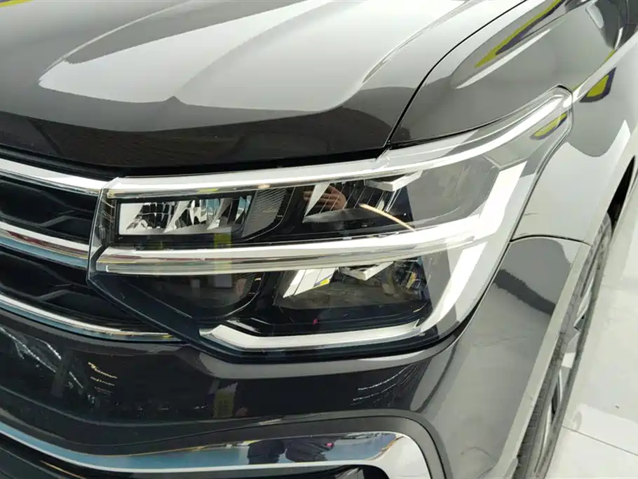 Tharu 途岳 2025款 300 TSI 两驱皓月版