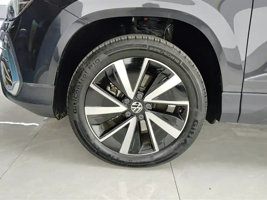 Tharu 途岳 2025款 300 TSI 两驱皓月版