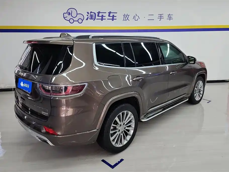 Grand Commander 2.0 T 4 WD Royal Enjoyment CN-V