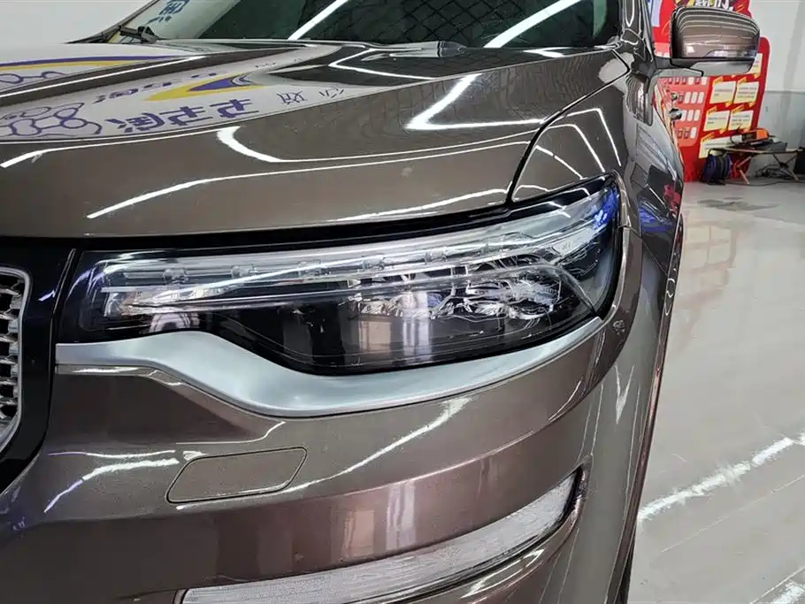 Grand Commander 2.0 T 4 WD Royal Enjoyment CN-V