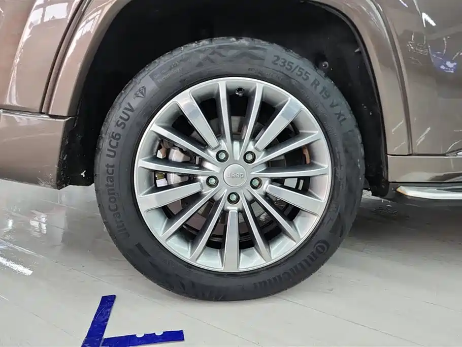 Grand Commander 2.0 T 4 WD Royal Enjoyment CN-V