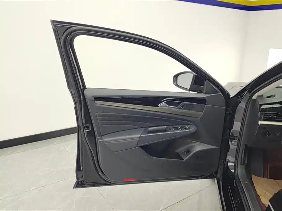 Passat Facelift 280 TSI Business CN-VI