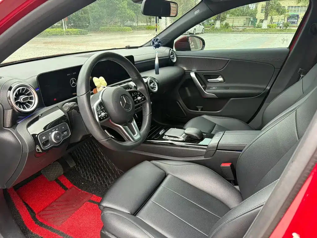 Mercedes-Benz A-Class A 200 L Sport Sedan Dynamic
