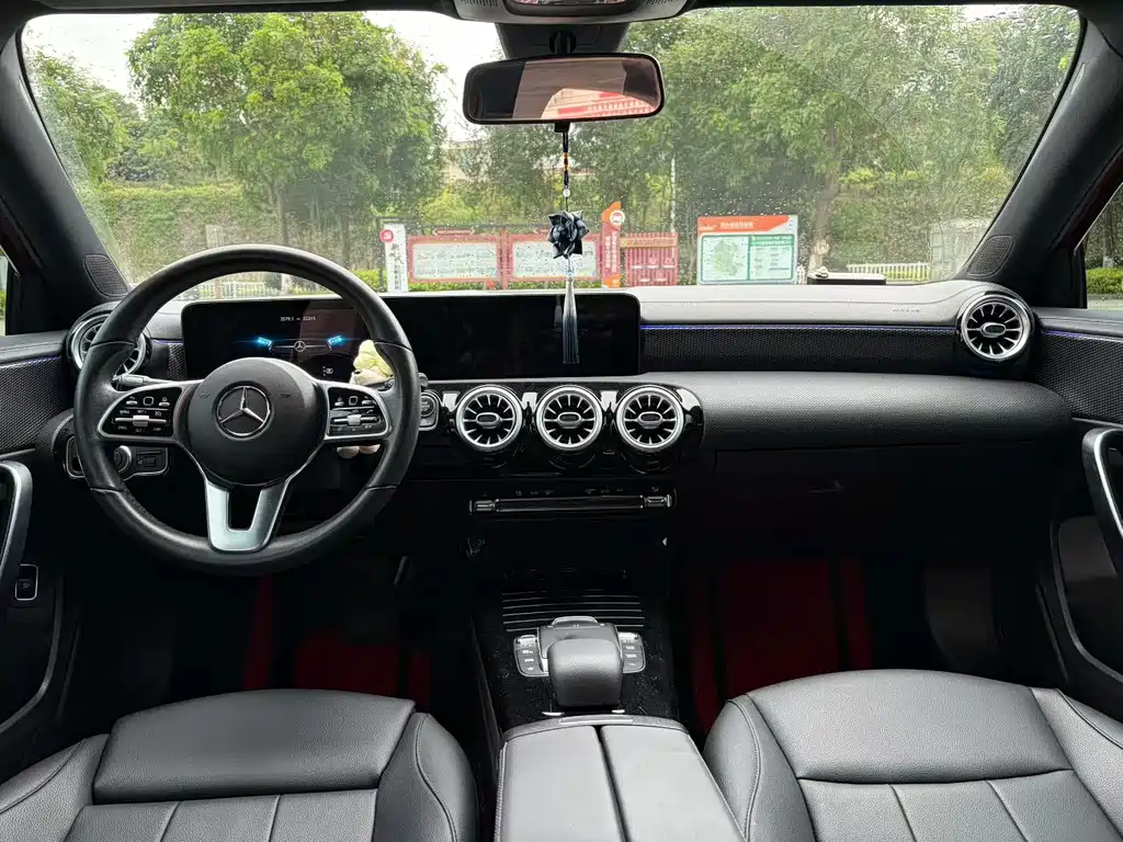 Mercedes-Benz A-Class A 200 L Sport Sedan Dynamic