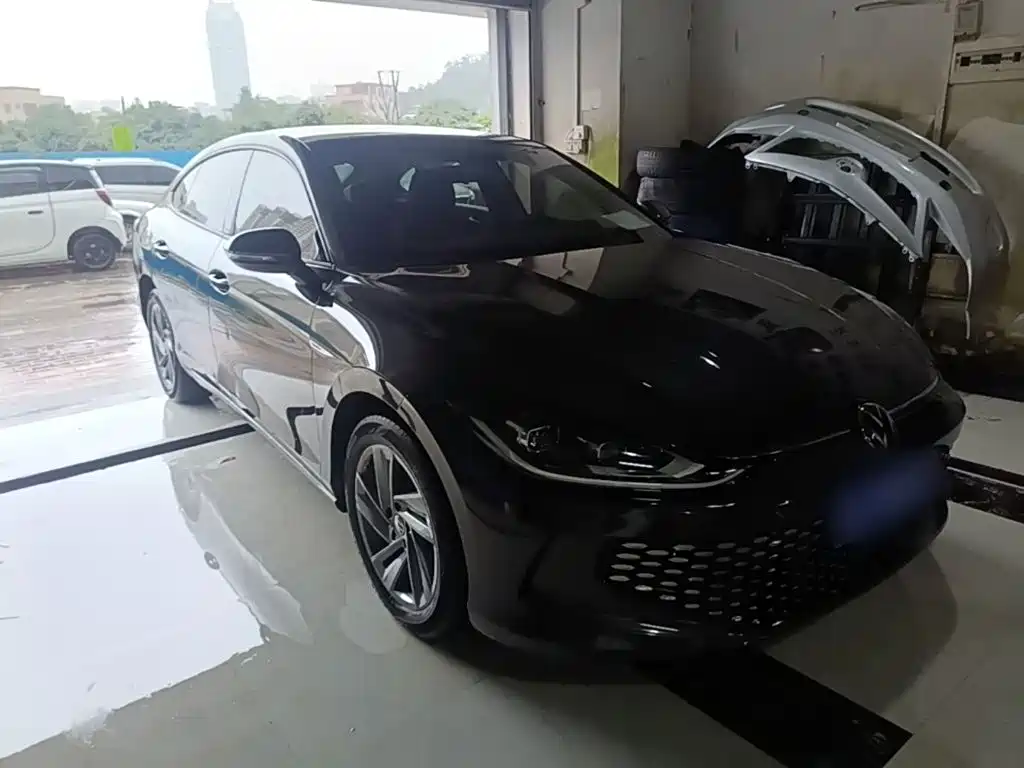 Lamando Lamando L 280 TSI DSG Dazzle Hot