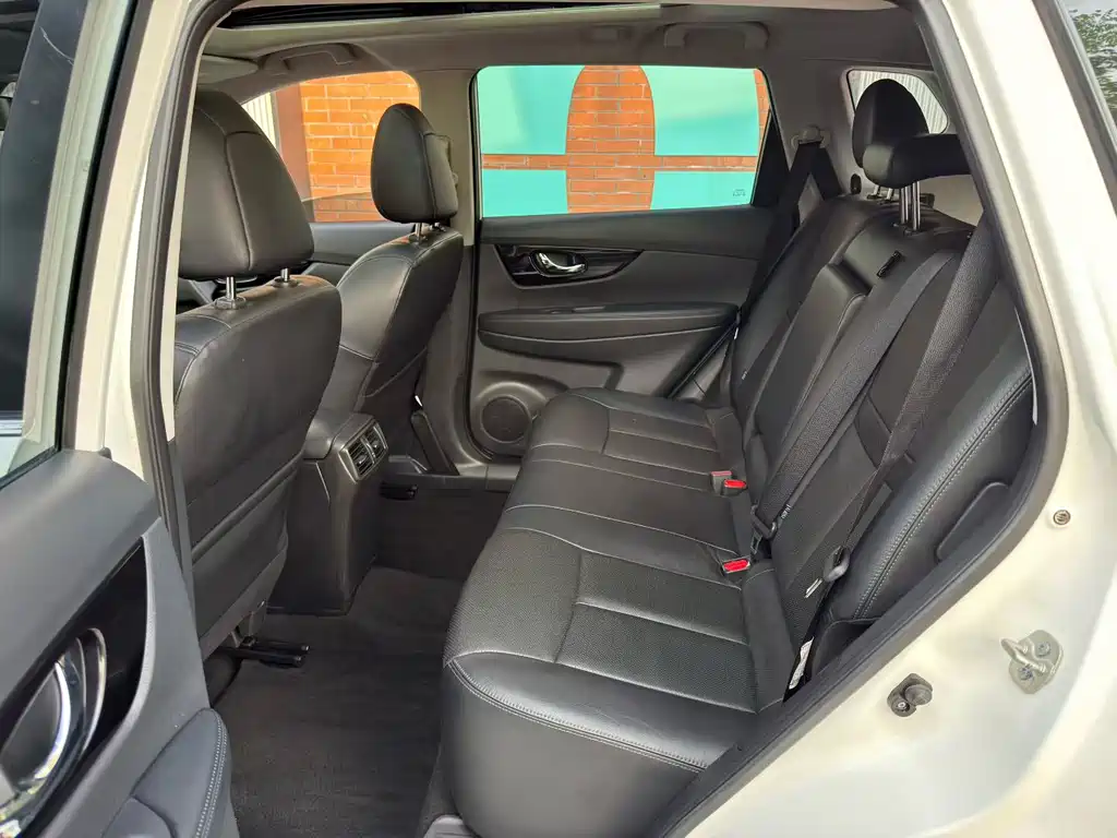 X-Trail 2.0 L CVT Connected Comfort 2 WD