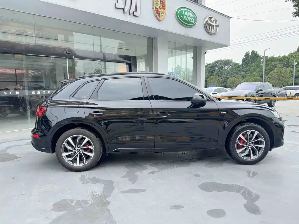Audi Q5 L 40 TFSI Luxury Dynamic