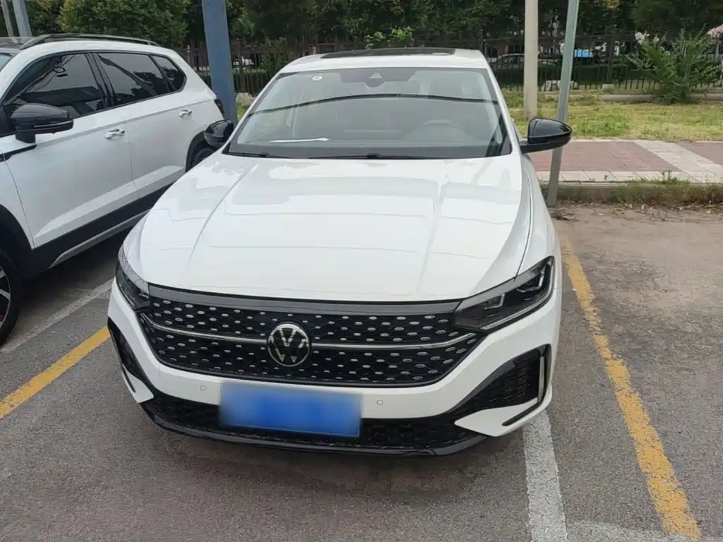 Lavida 300 TSI DSG Starry Sky Leading
