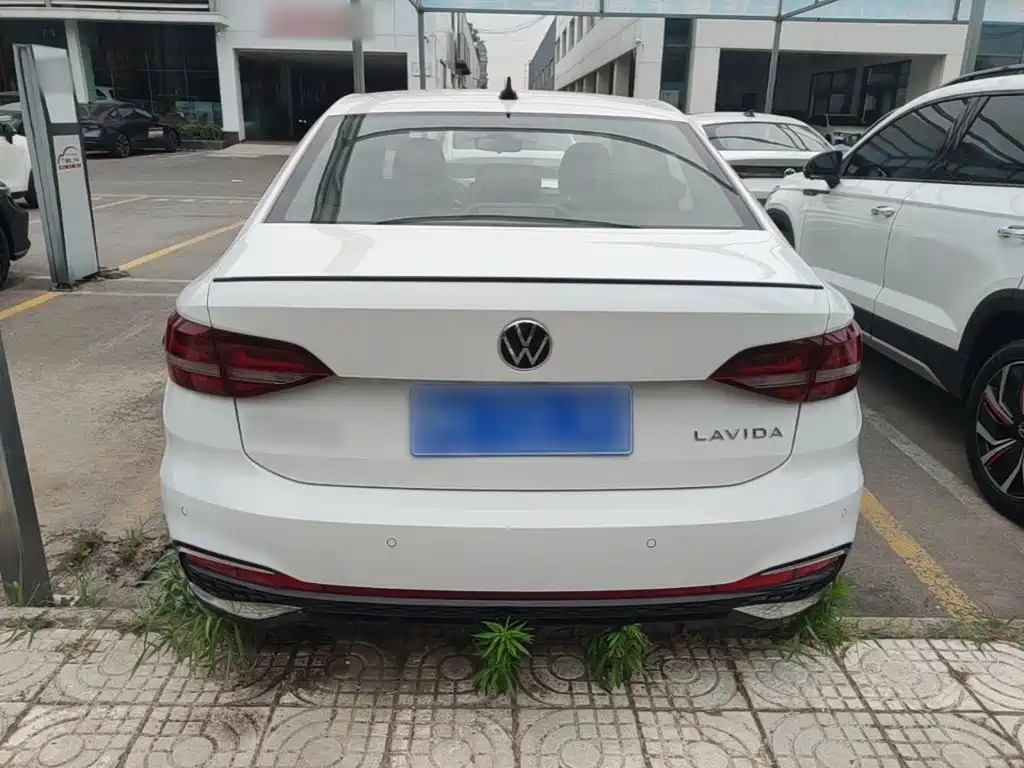 Lavida 300 TSI DSG Starry Sky Leading