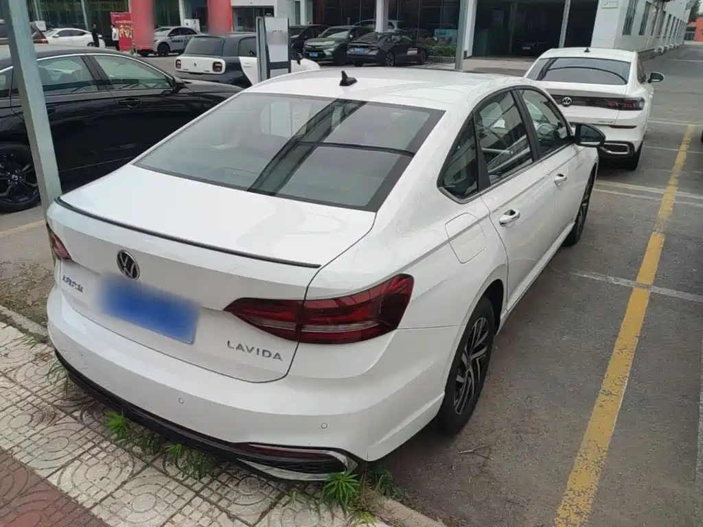 Lavida 300 TSI DSG Starry Sky Leading