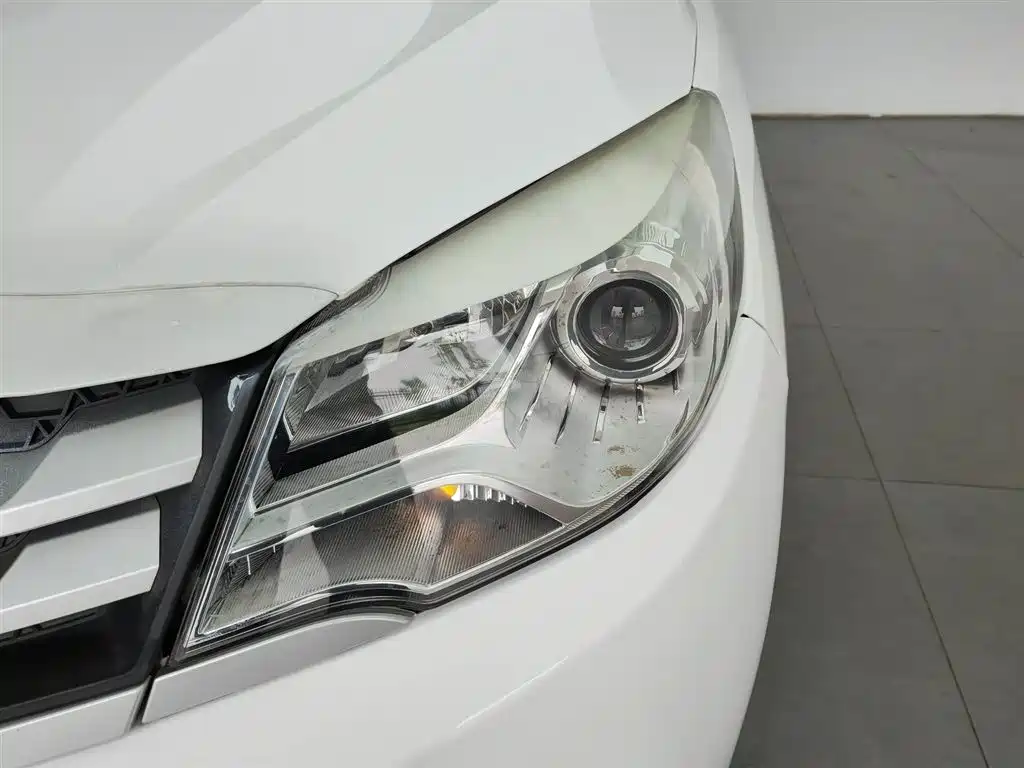 Brilliance Jinbei 750 1.5 L Comfort