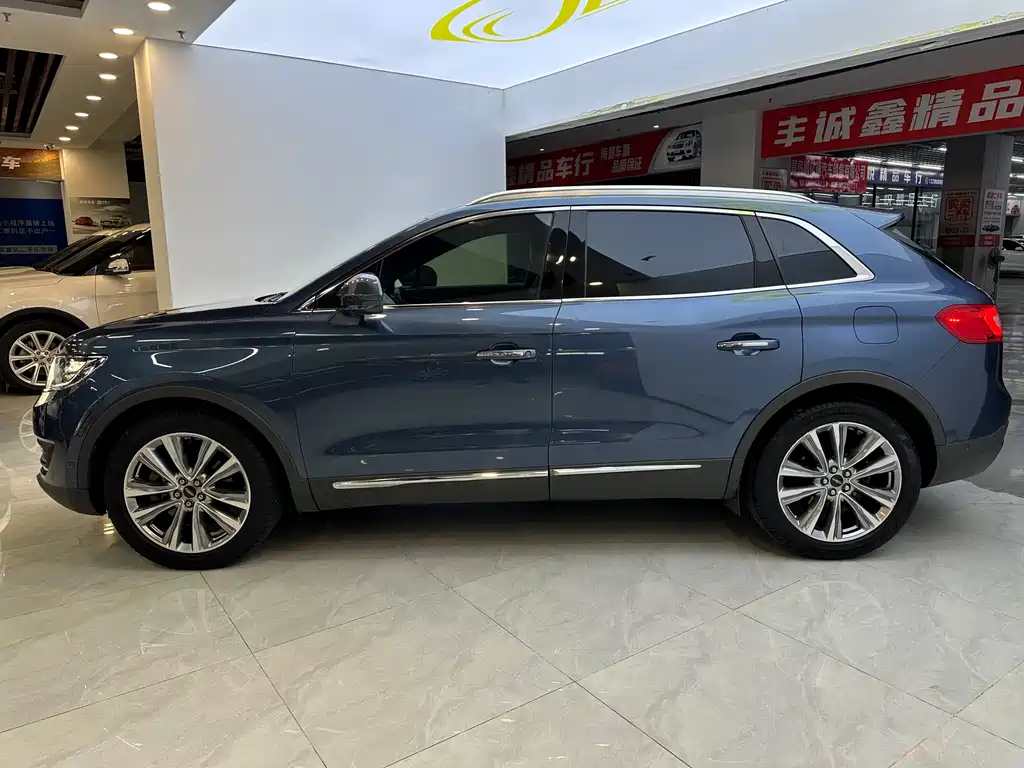 Lincoln MKX 2.7 T 4 WD Honor Shine