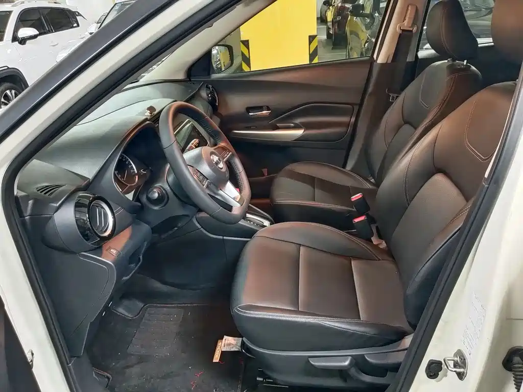 Kicks 1.5 L XV CVT Connected Luxury