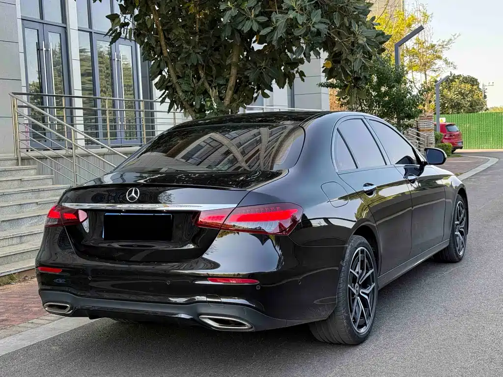 Mercedes-Benz E-Class (Import) 奔驰E级进口 2023款 E 300 豪华型运动版