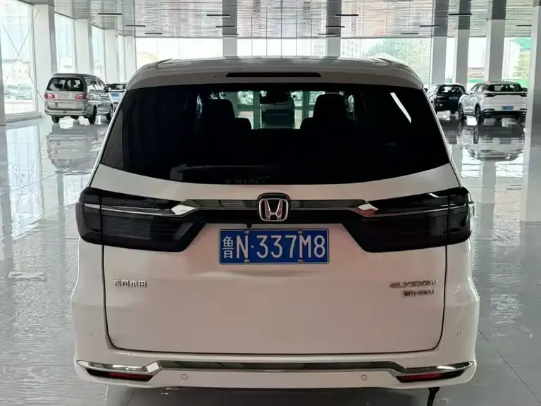 Honda Elysion 2.0 L e:HEV Luxury
