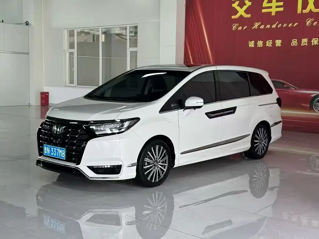 Elysion 2.0 L e:HEV Luxury