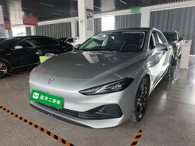 Roewe D7 DMH 125 km Flagship