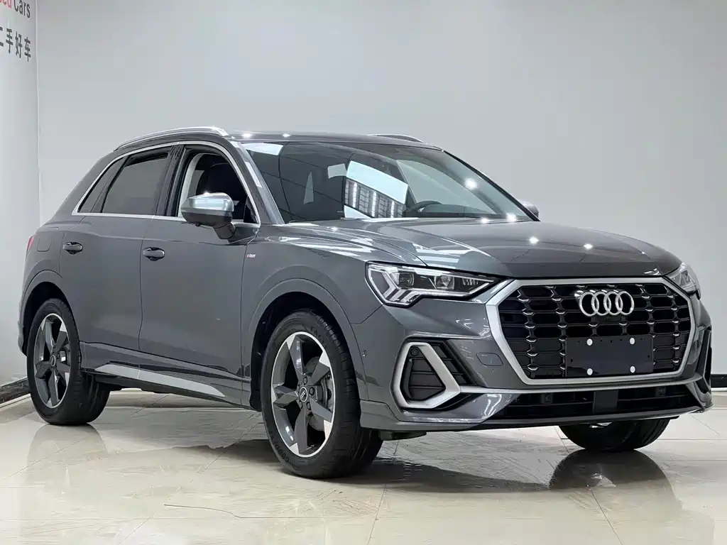 Audi Q3 35 TFSI Fashion Dynamic (1.4 T)