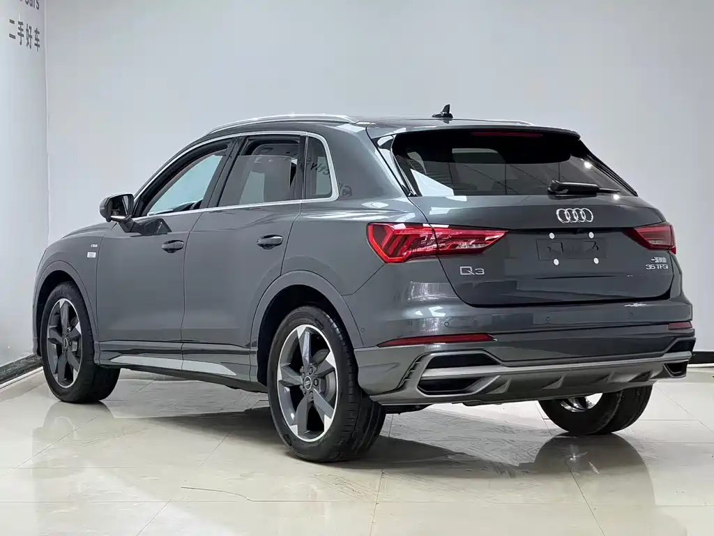 Audi Q3 35 TFSI Fashion Dynamic (1.4 T)