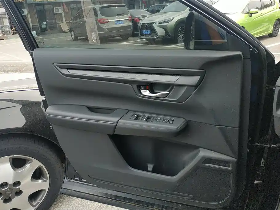 Breeze 240 TURBO 2 WD Luxury 5-seat