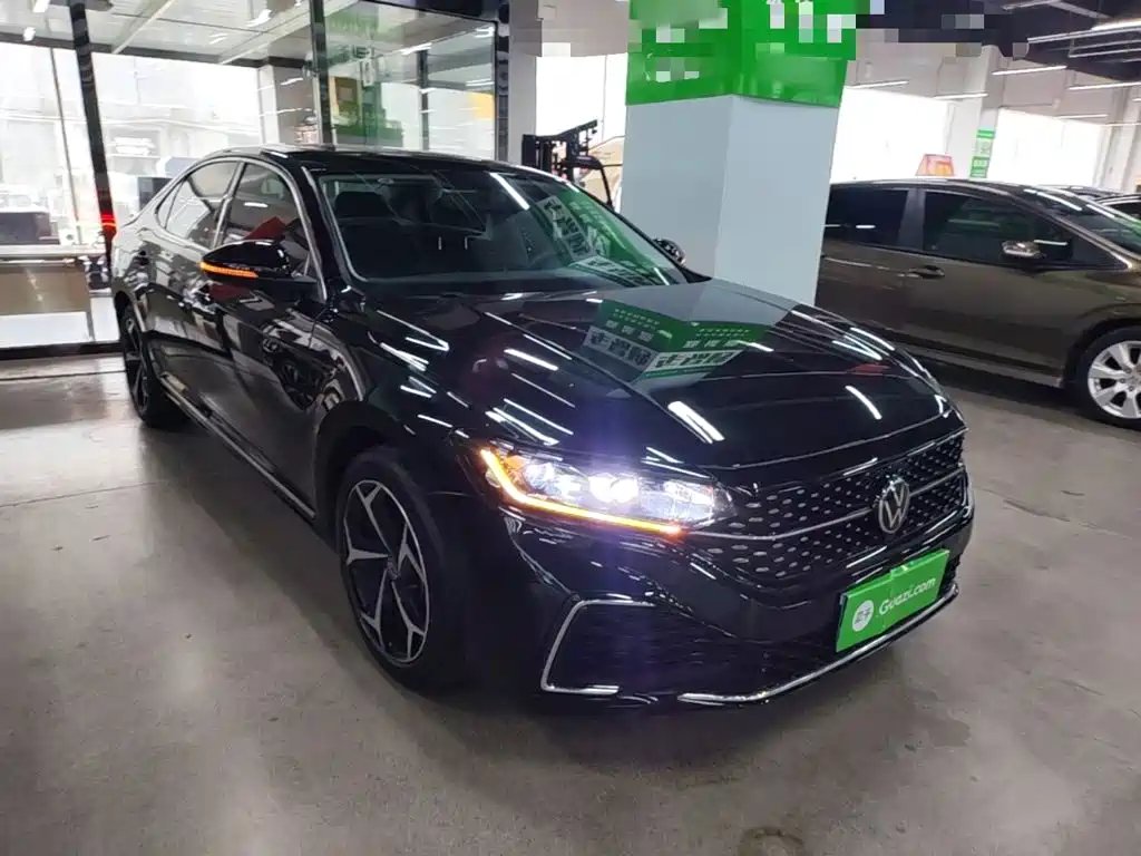 Passat Outstanding 330 TSI Starry Sky Elite